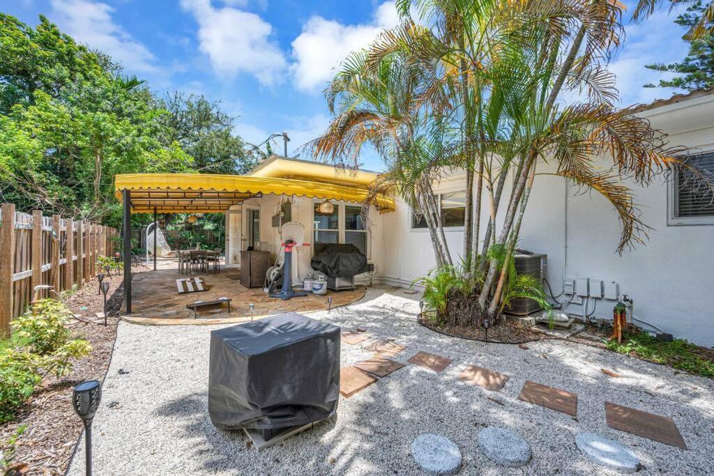 Modern Tropical Pool House North Miami Hot Tubヴィラ エクステリア 写真