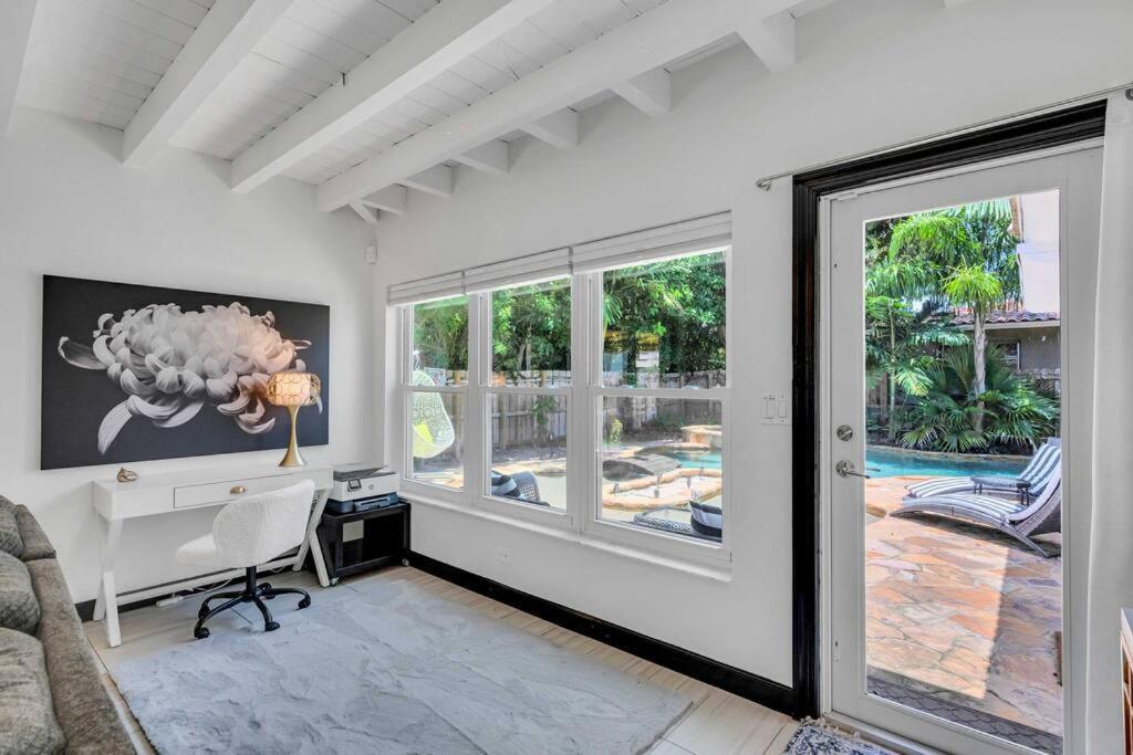 Modern Tropical Pool House North Miami Hot Tubヴィラ エクステリア 写真