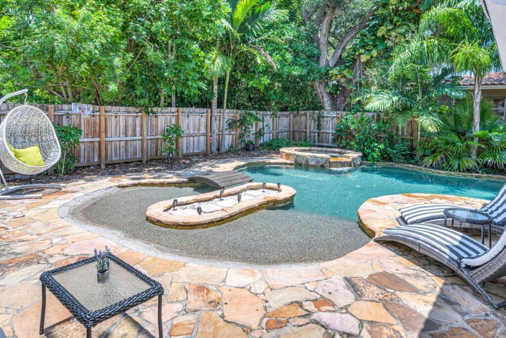 Modern Tropical Pool House North Miami Hot Tubヴィラ エクステリア 写真